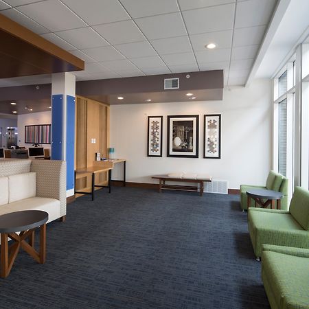Holiday Inn Express & Suites Alpena - Downtown By Ihg Bagian luar foto