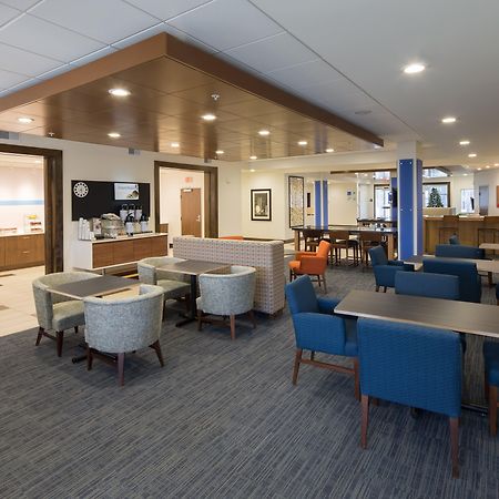 Holiday Inn Express & Suites Alpena - Downtown By Ihg Bagian luar foto