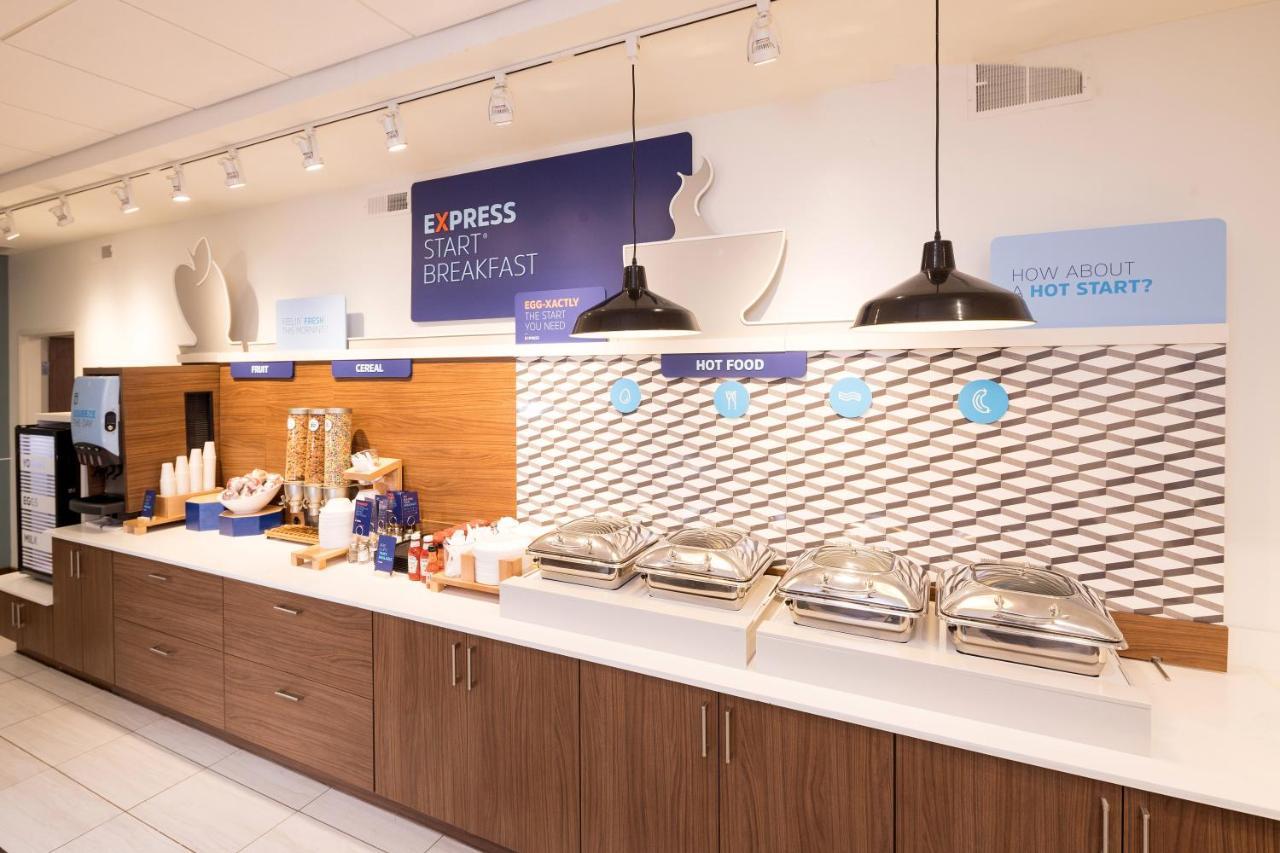 Holiday Inn Express & Suites Alpena - Downtown By Ihg Bagian luar foto