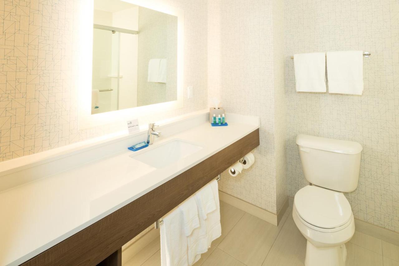 Holiday Inn Express & Suites Alpena - Downtown By Ihg Bagian luar foto