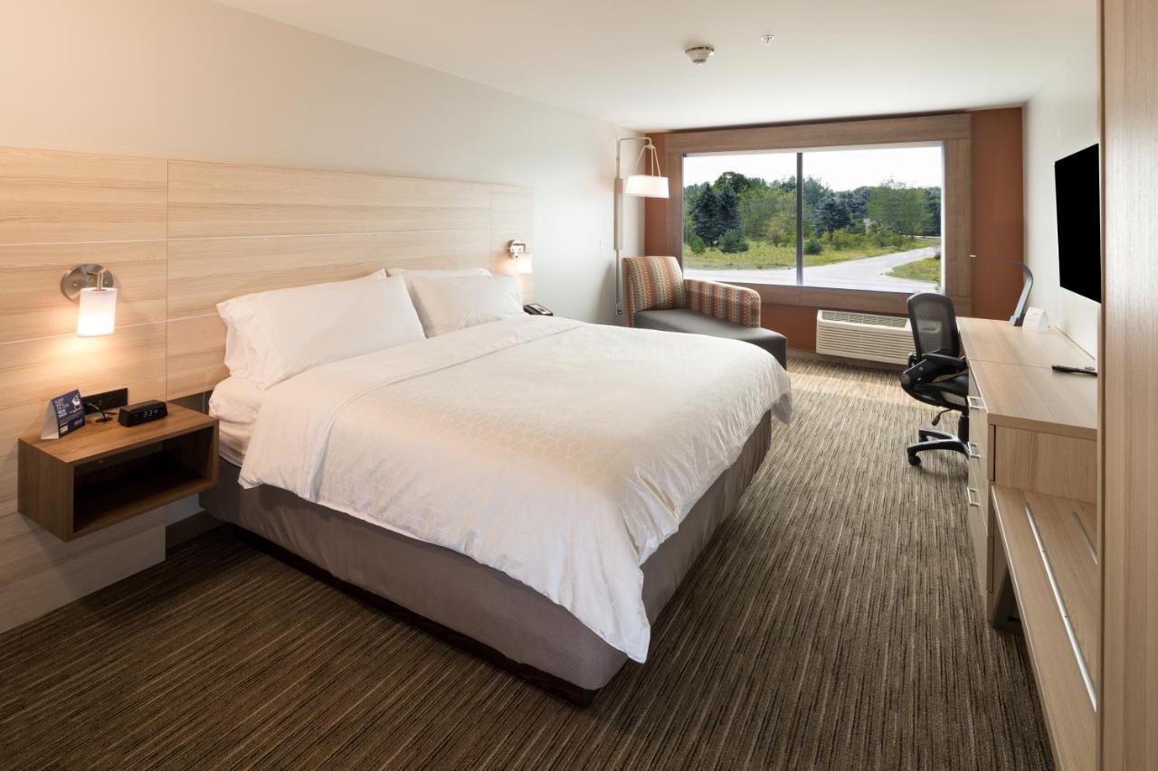 Holiday Inn Express & Suites Alpena - Downtown By Ihg Bagian luar foto