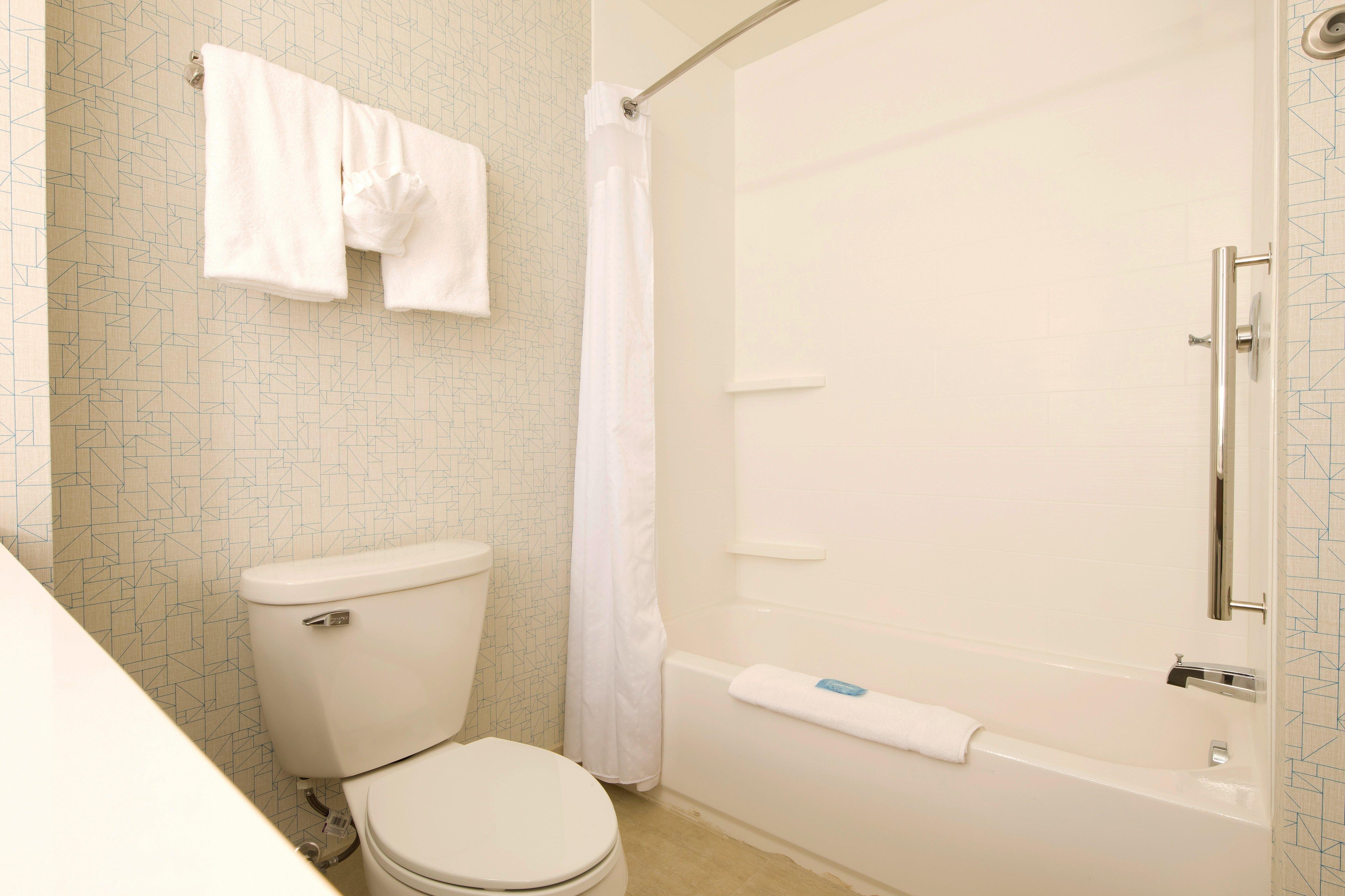 Holiday Inn Express & Suites Alpena - Downtown By Ihg Bagian luar foto