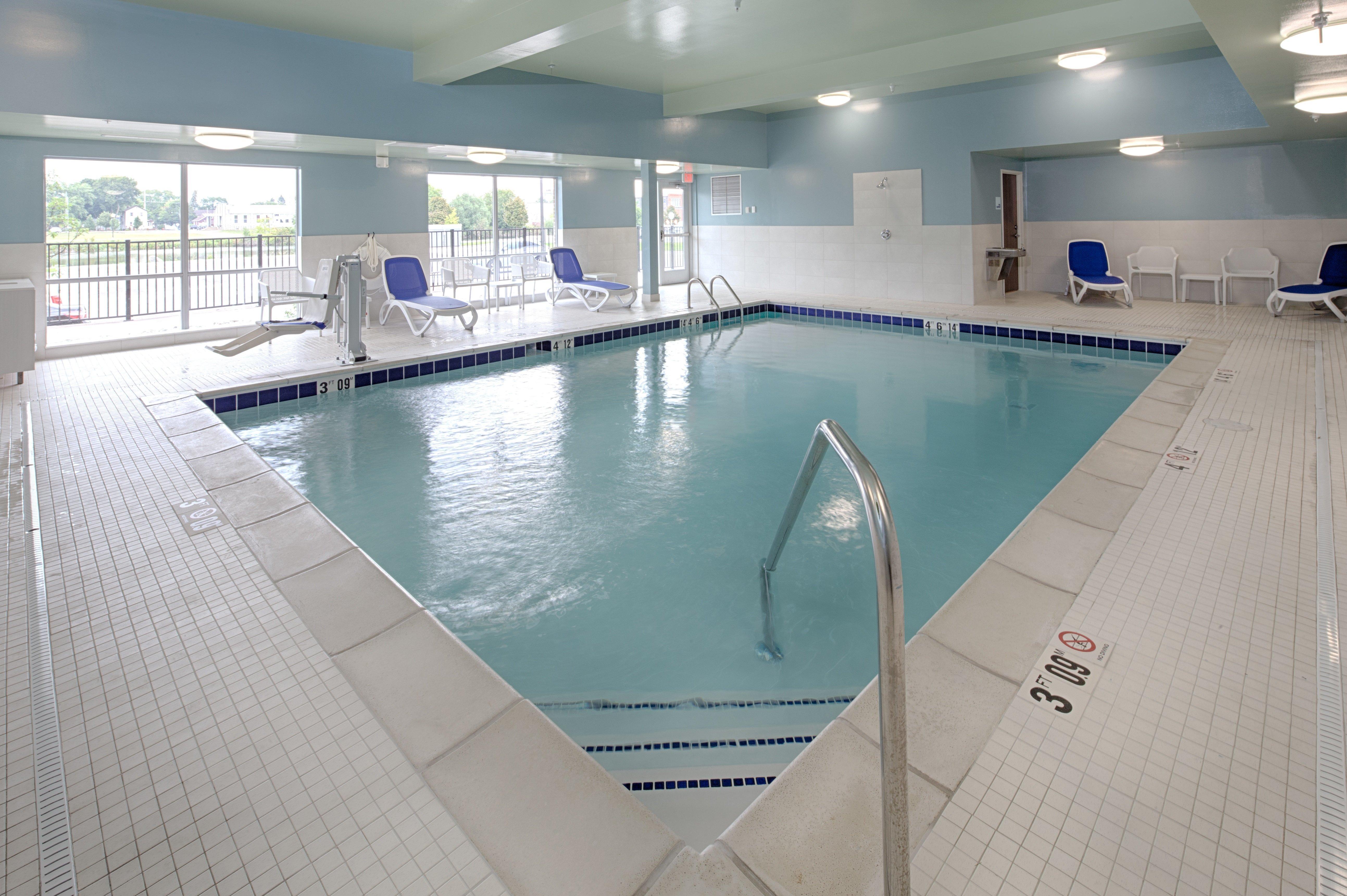Holiday Inn Express & Suites Alpena - Downtown By Ihg Bagian luar foto