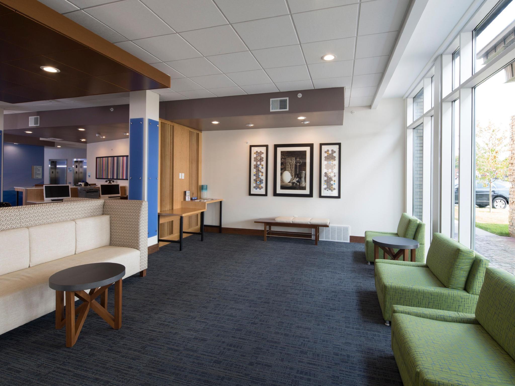 Holiday Inn Express & Suites Alpena - Downtown By Ihg Bagian luar foto