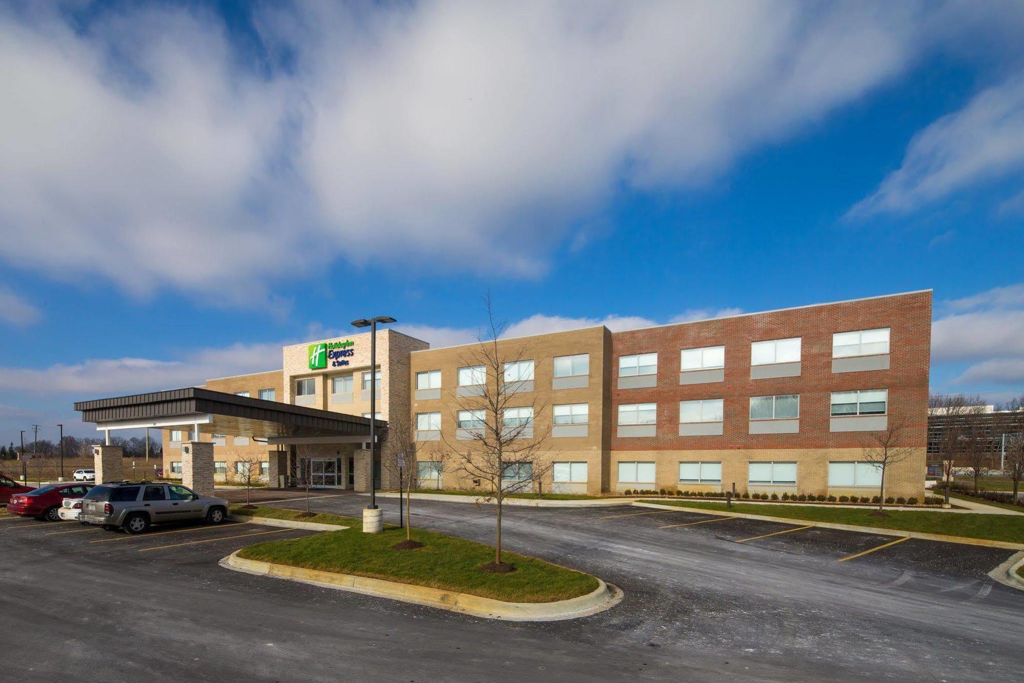 Holiday Inn Express & Suites Alpena - Downtown By Ihg Bagian luar foto