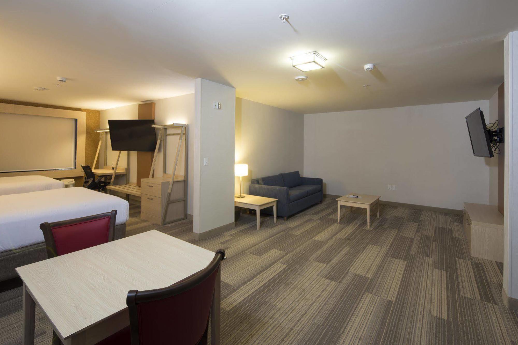 Holiday Inn Express & Suites Alpena - Downtown By Ihg Bagian luar foto